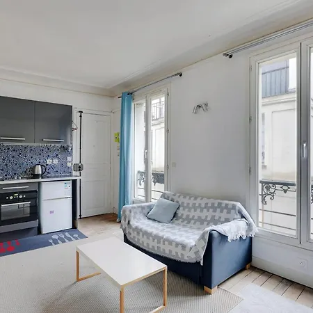 Cosy L008 Apartment